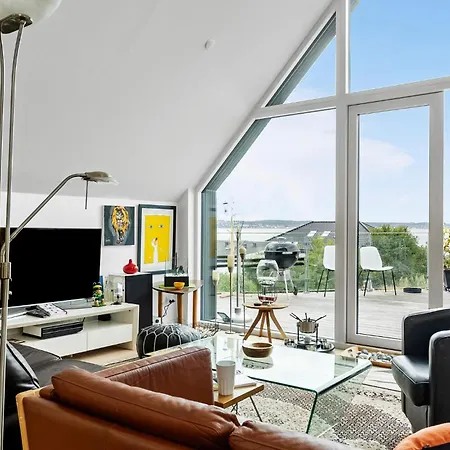 2 Bedroom Amazing Apartment In Ebeltoft * אבלטופט