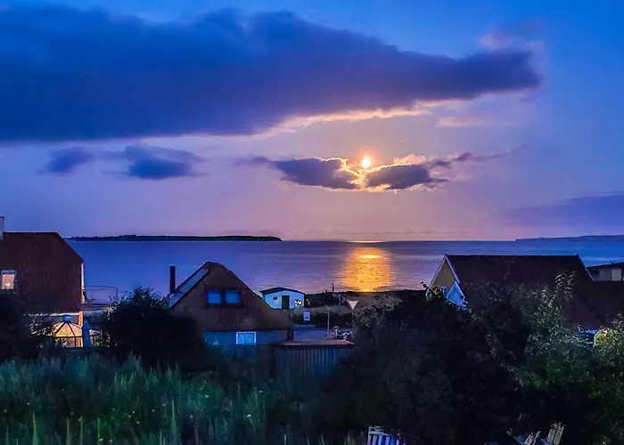 3 Bedroom Beautiful In Feriehus *